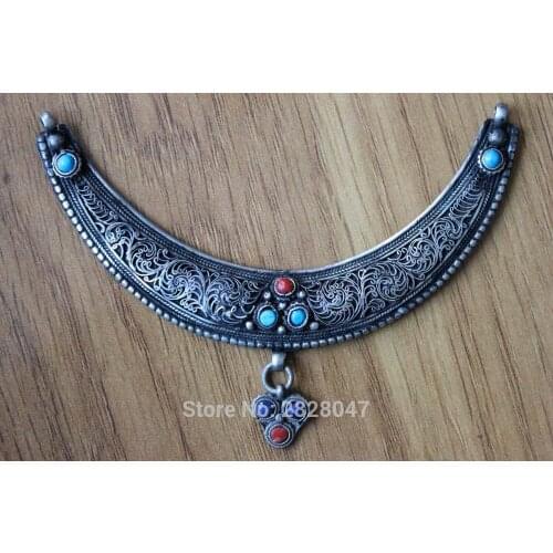PN061 Tibetan Silver Antiqued Vintage New Moon Pendant Amulets Nepal handmade jewelry Wholesale Tibet Nepal Jewelry