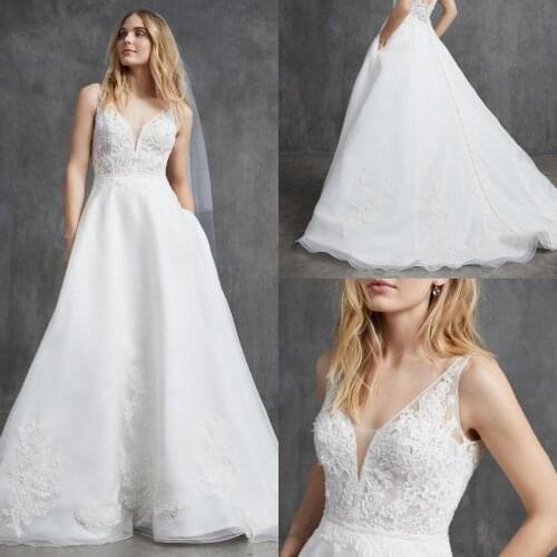 Vintage Ball Gown Wedding Dresses With Pockets Backless Button Lace Applique Straps Vestido De Noiva Custom Made Bridal Dress