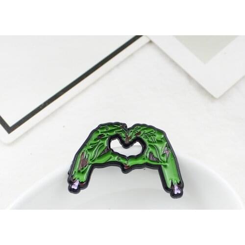 Green Skeleton hand heart shape personality brooch devil wacker hand bones and love cute brooch badge couples Halloween gift