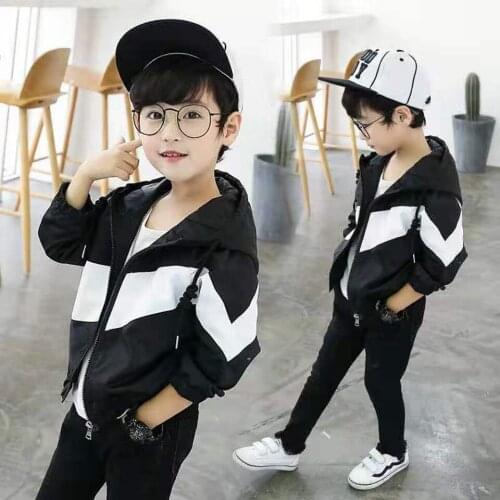 New 2019 Fashion Spring And Autumn Warm Full Sleeve Hooded Jackets Baby Boys Clothes 2 Colors Children School Boys Outwear Coats