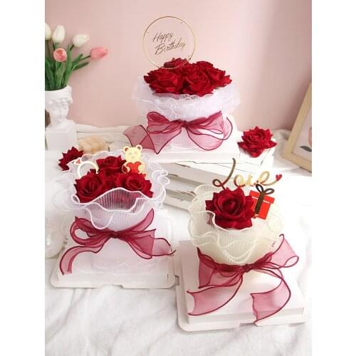 1pcs Holding flowers cakes flowers bears card Love Cake Toppe Insert Dessert Baking Cake Decoration For birthday Party Supplies