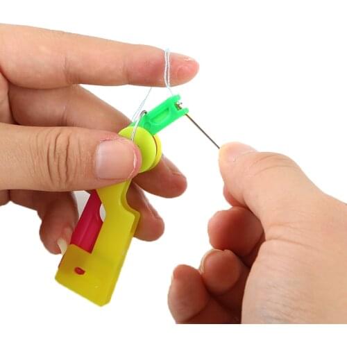 Random Color Use Tool Threader Elderly Guide Needle Easy Device Automatic Thread Sewing