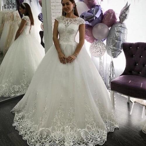 Luxury Short Sleeves Crystals Beading Bridal Gown Scoop Neck Lace Appliques Vintage A Line Wedding Dress Boho Robe De Mariage