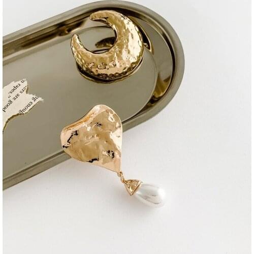 Orgin Summer Temperament Geometrical Moon Love Heart Brooch for Women Korean Fashion Waterdrop Pearl Brooch Party Jewelry