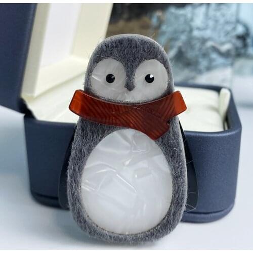 High Quality Cute Penguin Handmade Acrylic Brooch Artificial Leather Corsage For Women Children Party Jewelry Accessories