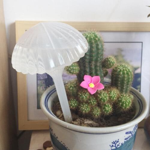 Pp Material Imitation Glass Creative Lazy Plastic Self Automatic Watering Planter Umbrella Garden Irrigation Sprinkler Set