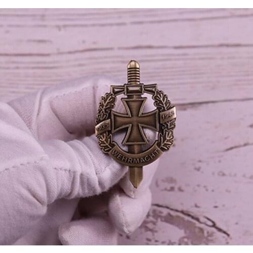 Iron Cross Enamel Pin WW2 German Military Luftwaffe Brooches Medal Badge Pin Backpack Accessories Jewelry 2021