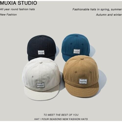 2021 New Ins Style Short Brim Decals Letter Printing Baseball Cap for Woman and Man White Black Blue Khaki Fashion Peaked Cap