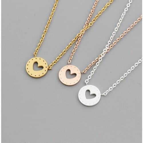 V Attract Hollow Heart Choker Necklace Women 2colours Chocker Statement Long Necklace Fashion Necklaces Pendants Collier