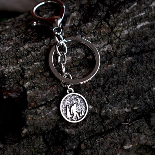 Sanlan 10pcs high quality bigfoot keychain Sasquatch jewelry