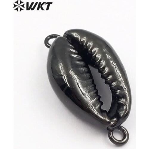 WT-JP047 New Elegant Natural Cowrie Shell Pendants with black gun electroplated Jewelry Making DIY for Women Necklaces design