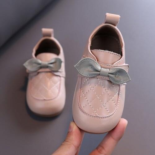 Girls shoes 2020 autumn new fashion childrens princess black soft bottom bowknot shoes 1-3 years old Super soft and comfortable