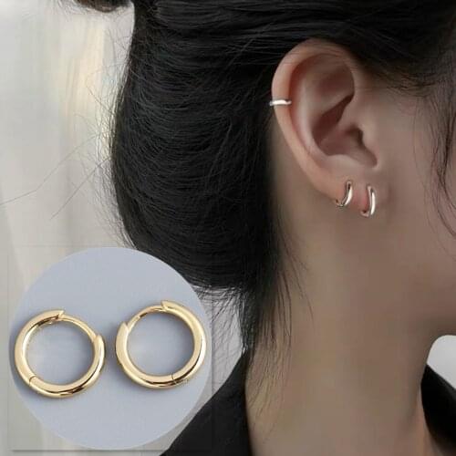 New Product 1 Pair Of Womens Hug Hoop Earrings Fashion Silver Small Round Shape Earrings Unisex Simple Hip Hop Geometric Jewelr