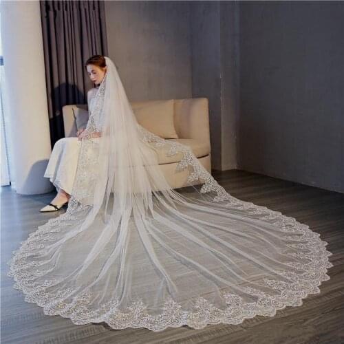 2019 Designed Bridal Veils Lace Cathedral Wedding Veils With Combs Custom Made One-Layer Appliques Pleats Bridal Veil