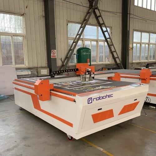 Robotec Wholesale 1600*2500mm CNC Vibrating Knife Cutting Machine For Leather Fabric Cutting Auto Feeding CNC Machine