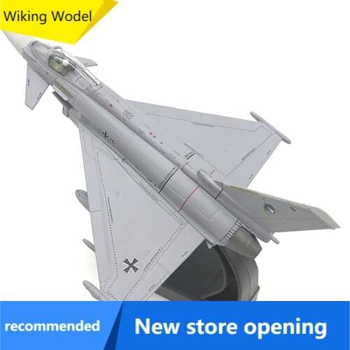 The 1/100 Eurofighter Typhoon EF2000 is modeled on a simulated alloy fighter aircraft of the Luftwaffe