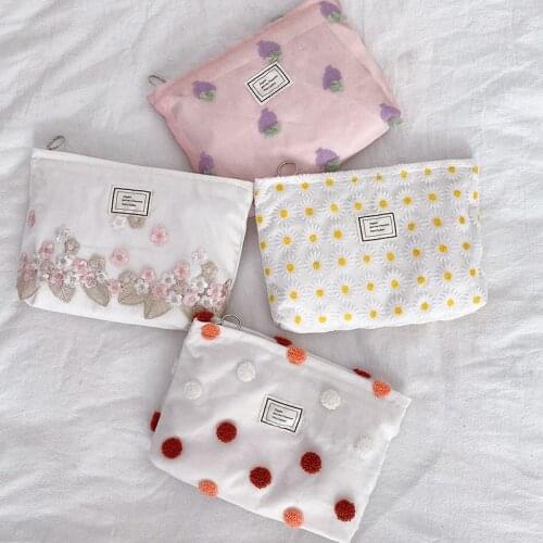 Embroidery Cosmetic Bag Retro Floral Makeup Bag Organizer Portable Travel Toiletry Bags Make Up Brush Storage Pouch Beauty Case