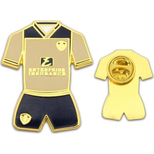 Glossy badge new design clothes shape metal gold badges with pin