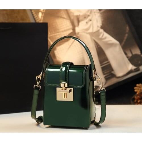 Mobile phone packages female vogue of new fund of 2021 senior feeling small bag leather coat of paint worn handbag handbag joker
