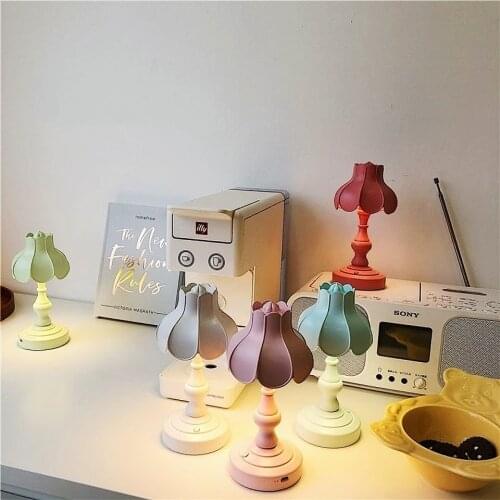 USB Charging Night Light Mini Bedside Bedroom Table Lamp LED Lotus Table Lamp Decoration Night Stand