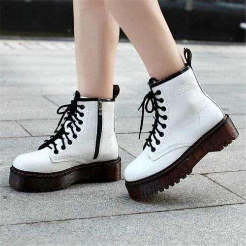 Fashion High Top Black Platform Boots Women Shoes Winter Thick Sole Warm Fur Leather Boots Non-slip White Ankle Boots Woman 2021