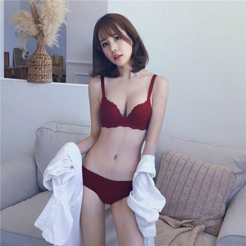 Beauty unmarked steel ring underwear underwear girl small chest thickened gathered to collect a pair of milk-explosive students