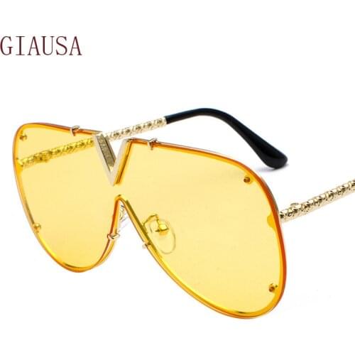 GIAUSA Personality trend mens V-shaped Sunglasses European and American Style Mens and womens Sunglasses yellow