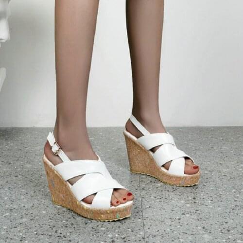 2021 Summer Hallow Cut Out Bandage Design Womens Slingback Gladiators Platform Wedges Wooden High Heels Sandals