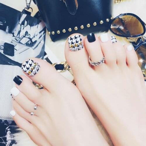 24PCS Girls Fashion False Toe Nails Women Black White Lattice Nail Art Tips Luxury Shining Rhinestone Feet Fake Nails with Glue