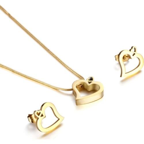 Korean temperament heart-shaped pendant titanium steel personality simple and versatile necklace earrings set student jewelry
