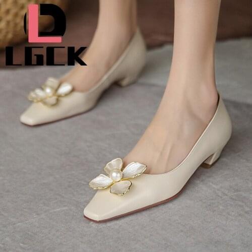 Classic Bridal Wedding Shoe Woman Lower Heels Pumps Flowers High Heel Designer Brand Chunky Heels Shoes Ladies Square Head Pumps