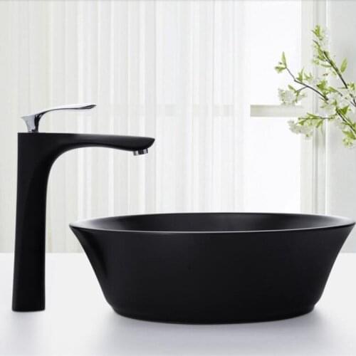 Basin Faucet Water Tap Bathroom Faucet Solid Brass Black and chrome Brass Cold & Hot Water Single Handle Water Sink Tap Mixer