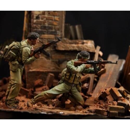 1/35 Assembly Resin Figure Kit Fighting (not include bace)