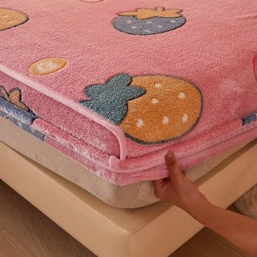 Plush Bed Cover Fitted Sheet Cartoon Pattern Thicken Fleece Mattress Cover Home Decor Winter Warm Bedspread Home Bedding
