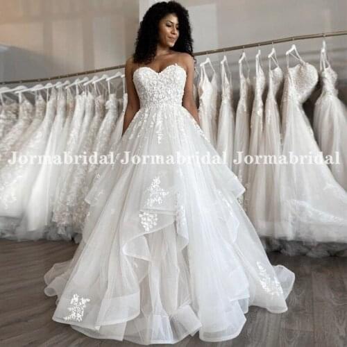 Floral Appliques Ball Gown Wedding Dress With Tiered Ruffles Skirt 2021 Sweetheart Neckline White Bridal Dress For Women