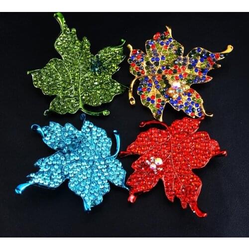 Colorful Maple Leaf Shaped Brooch Pins Clothes for Women Wedding Rhinestone Metal Badges Party Garment Accessories Jewelry Gift
