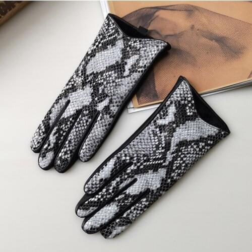 High-end python pattern Real Leather Gloves Female Plus Velvet Thicken Thermal Sheepskin Gloves Women Winter Driving 6116