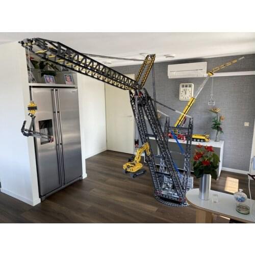 Small particle technology building block MOC remote control assembly toy model high difficulty giant crane rotating disc crane