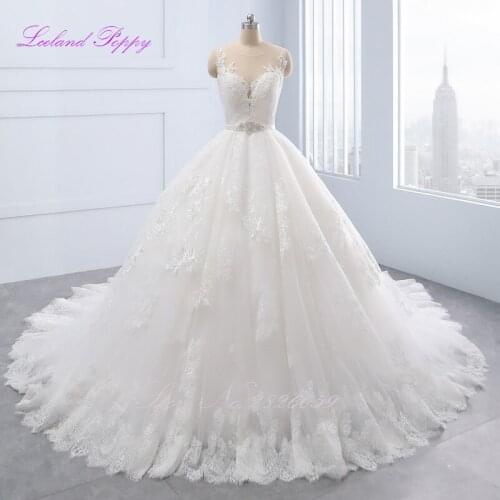 Womens Ball Gown Embroidery Lace Appliques Wedding Dress Sleeveless Cathedral Beaded Vestido de novia Bridal Gowns with Sashes