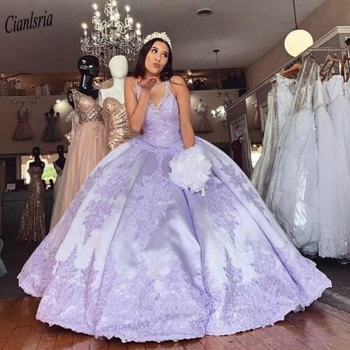 Lavender V-Neck Beading Crystal Ball Gown Quinceanera Dress Sleeveless Appliques Lace Sweet 15 Prom Party Dresses