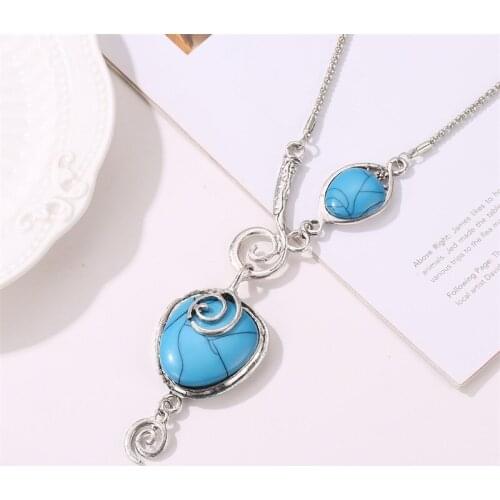 Bettyue Exaggerate Bohemia Style Alloy Personality Necklace With Cute Snail Appearance Shiny Blue Stones For Female Party Focus