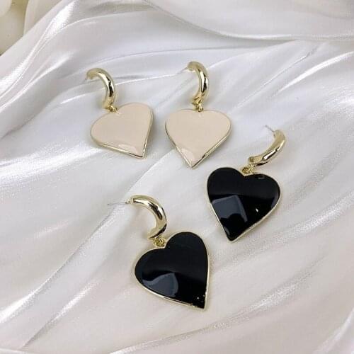 VSnow Korean Fashion Enamel Love Heart Dangle Earring for Women Femme Charming White Black Gold Color Metallic Earring Jewellery