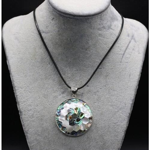 Natural Splicing Shell Pendant Necklace Round Flower Pattern Shell Charms Necklace for Women Men Jewelry Trendy Necklace Gift