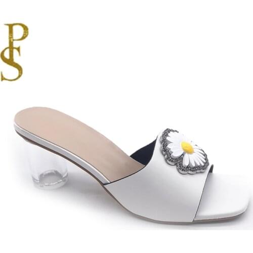 2021 Summer ladies leisure slippers small chrysanthemum design color choice and collocation with transparency Ms slippers