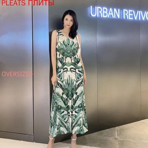 Summer New Style V-neck Printed Long Vestido Green Temperament High Waist Loose Suspender Dress Miyake PLEATS Dress De Mujer