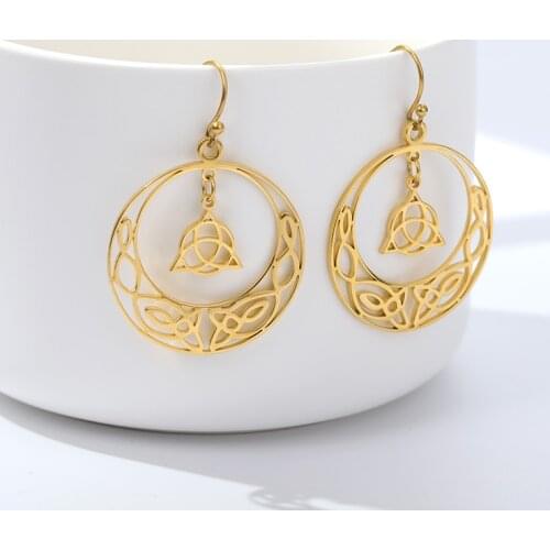 V Attract Earrings Rings