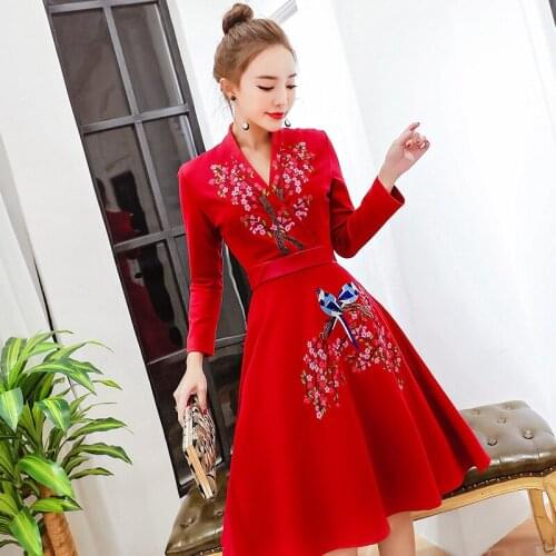 Spring and autumn new aristocratic temperament long sleeves V collar Slim retro plum embroidery red / black woolen dress