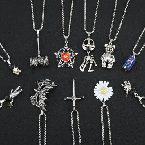 Personalized Wild Titanium Steel Necklace Punk Hip Hop Pendant Necklace Small Daisy Men And Women suitable for hipsters HIPHOP l