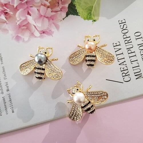 Cartoon creative bee pearl shape all-match collar accessory pin brooch