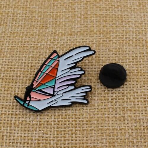 Cheap Custom Metal Black Surfer Pin Badge with Audited